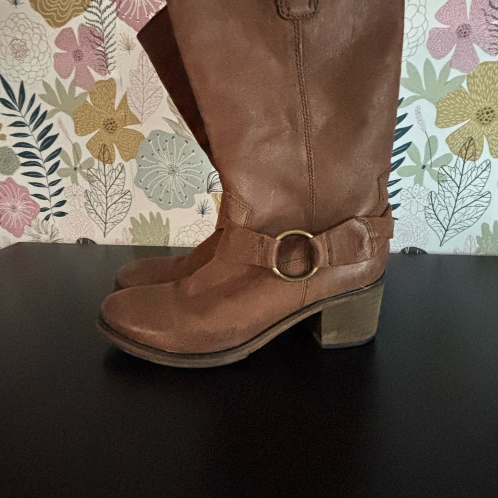 Vero Cuoio Brown Heeled Boots